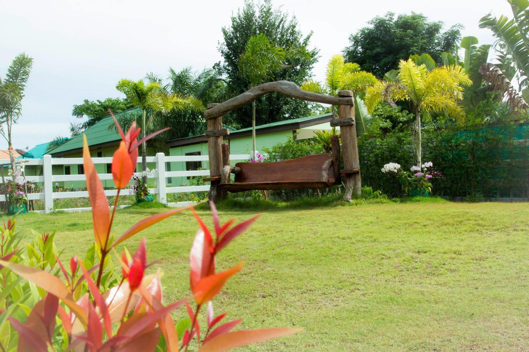 Nam Talay Resort Pran Buri Bagian luar foto